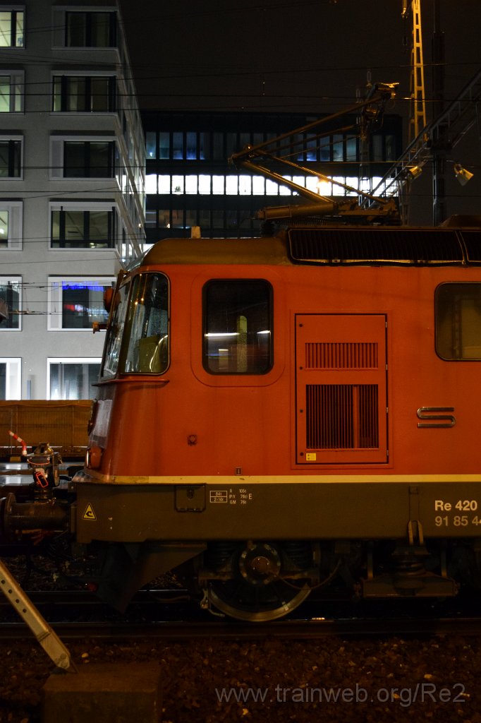 5242-0003-191218.jpg - SBBC Re 4/4'' 11278 (Re 420.278-4)  ''Cham'' (Re 91 85 4 420 278-4 CH-SBBC) / Zürich-Altstetten 19.12.2018