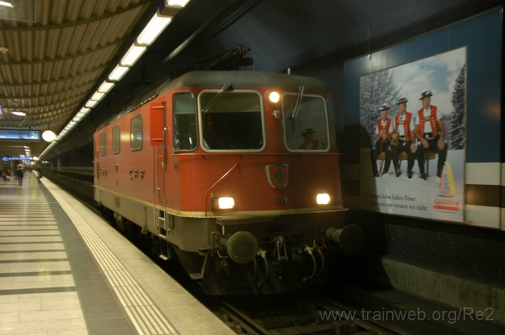 2057-0018-180111.jpg - SBB-CFF Re 4/4'' 11279 / Zürich HB (Museumstrasse) 18.1.2011