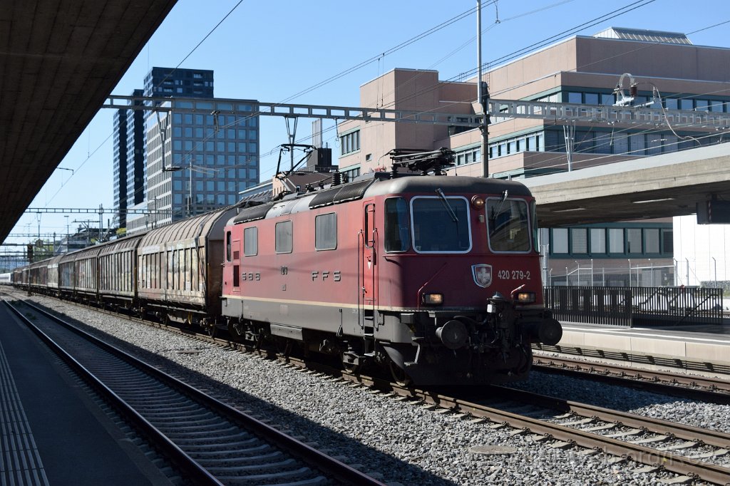 8134-0019-030822.jpg - SBBC Re 4/4'' 11279 (Re 420.279-2)  (Re 91 85 4 420 279-2 CH-SBBC) / Zürich-Altstetten 3.8.2022