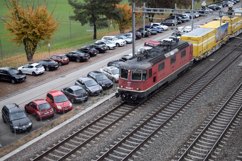 4237-0045-081116.jpg - SBBC Re 4/4'' 11280 (Re 420.280-0)  (Re 91 85 4 420 280-0 CH-SBBC) / Zürich-Mülligen (Hermetschloobrücke) 8.11.2016