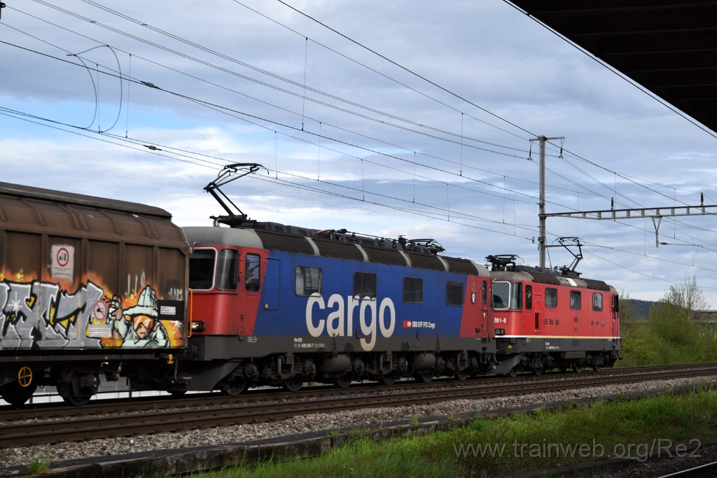 9023-0004-050424.jpg - SBBC Re 4/4'' 11281 (Re 420.281-8)  (Re 91 85 4 420 281-8 CH-SBBC) + SBBC Re 620.068-7 ''Stein-Säckingen'' (Re 91 85 4 620 068-7 CH-SBBC) / Killwangen-Spreitenbach 5.4.2024