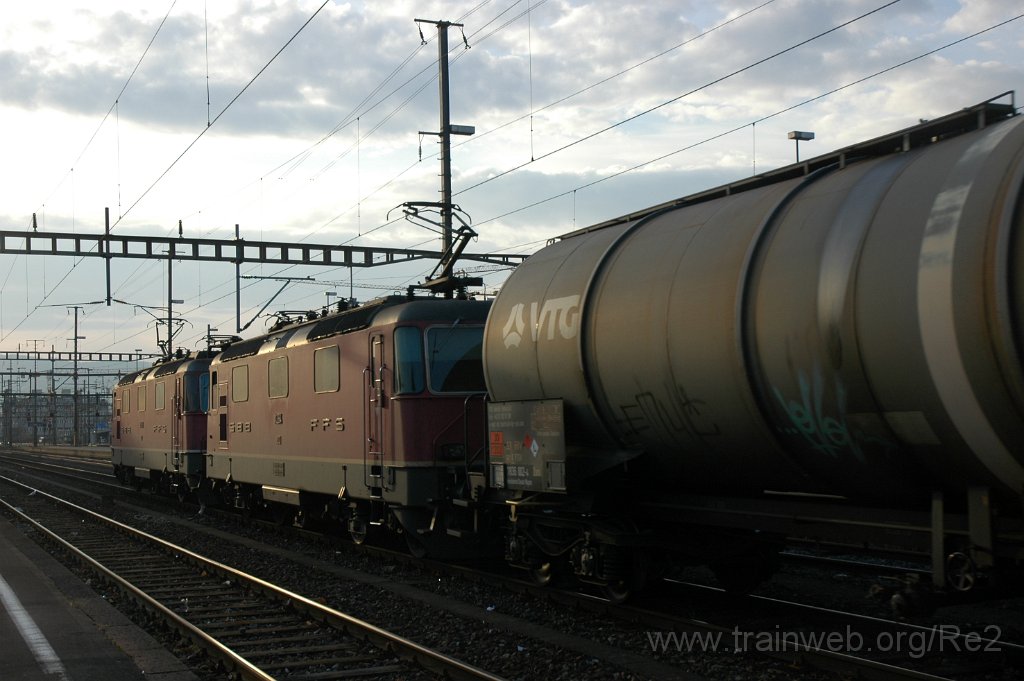 2077-0026-090311.jpg - SBB-CFF Re 4/4''' 11358 + SBB-CFF Re 4/4'' 11284 / Schlieren 9.3.2011