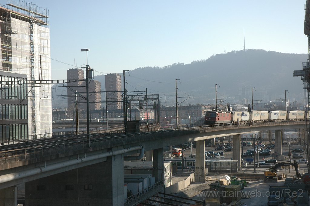 2338-0029-160312.jpg - SBB-CFF Re 4/4'' 11285 / Zürich (Käferbergbrücke) 16.3.2012