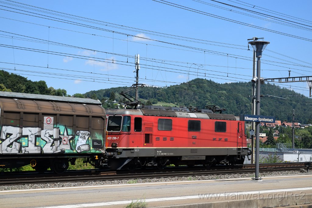 8094-0042-150722.jpg - SBBC Re 4/4'' 11286 (Re 420.286-7)  (Re 91 85 4 420 286-7 CH-SBBC) / Killwangen-Spreitenbach 15.7.2022