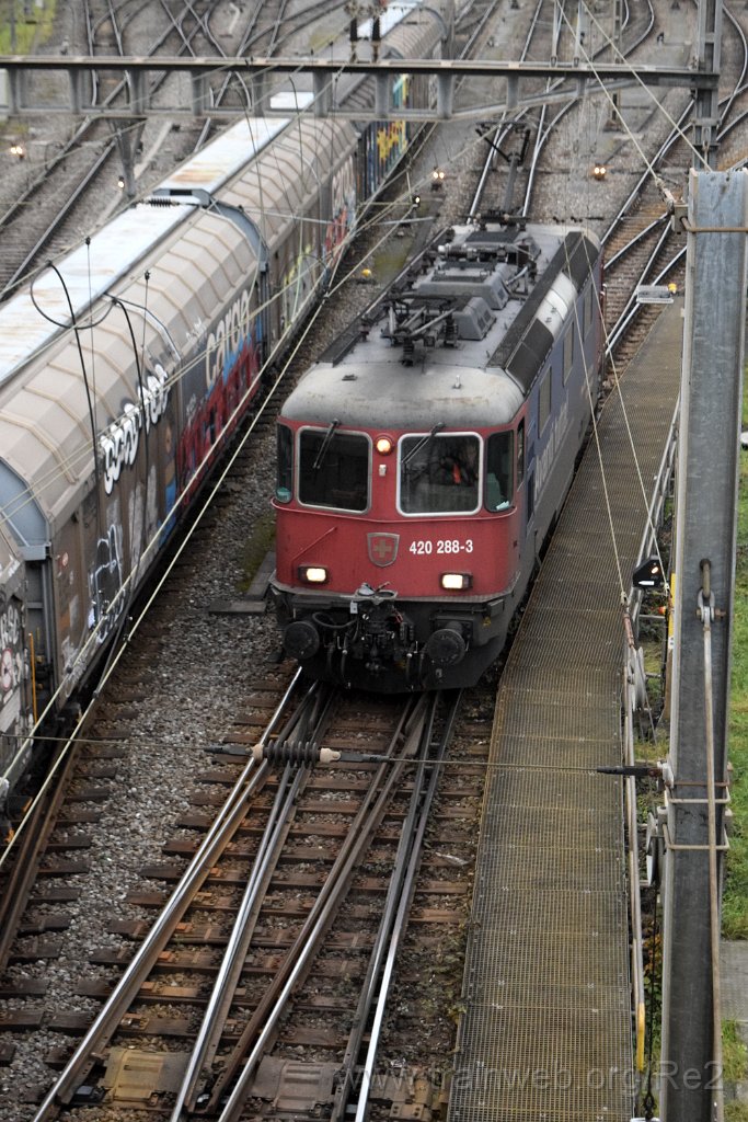9510-0006-111224.jpg - SBBC Re 420.288-3 ''Avanti tutta!'' (Re 91 85 4 420 288-3 CH-SBBC) / RB Limmattal (Brücke Sandäckerstrasse) 11.12.2024