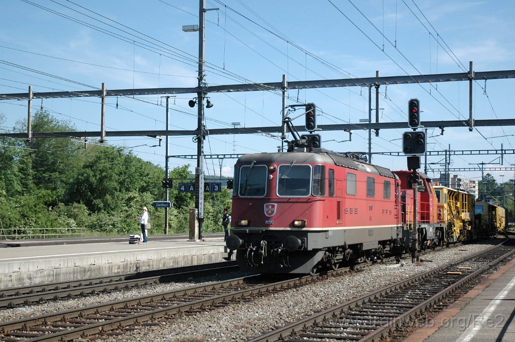 2410-0015-250512.jpg - SBB-CFF Re 4/4'' 11290 + SBB-CFF Am 841.028-4 / Dietikon 25.5.2012