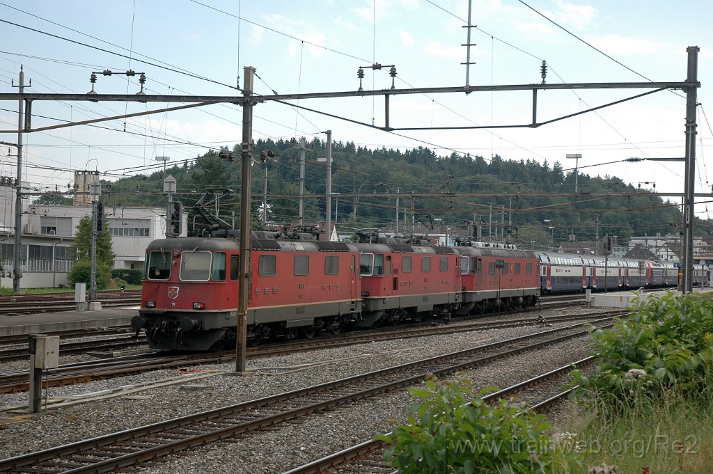 1696-0036-140709.jpg - SBB-CFF Re 4/4'' 11291 + SBB-CFF Re 4/4'' 11262 + SBB-CFF Re 6/6 11653 ''Gümligen'' / Effretikon 14.7.2009