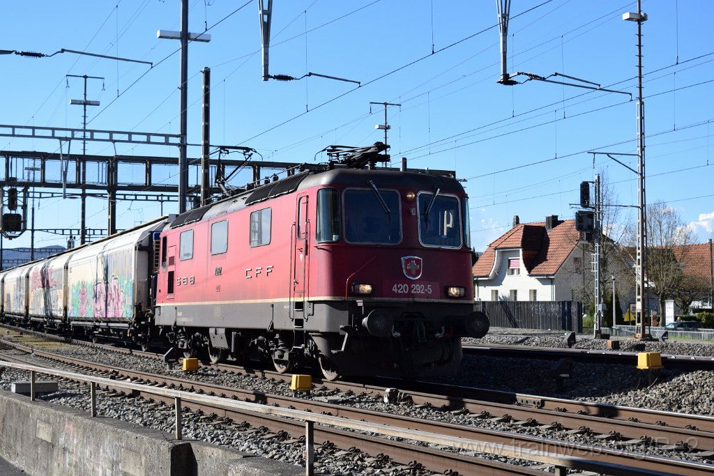 4907-0017-120418.jpg - SBBC Re 4/4'' 11292 (Re 420.292-5)  (Re 91 85 4 420 292-5 CH-SBBC) / Lenzburg 12.4.2018
