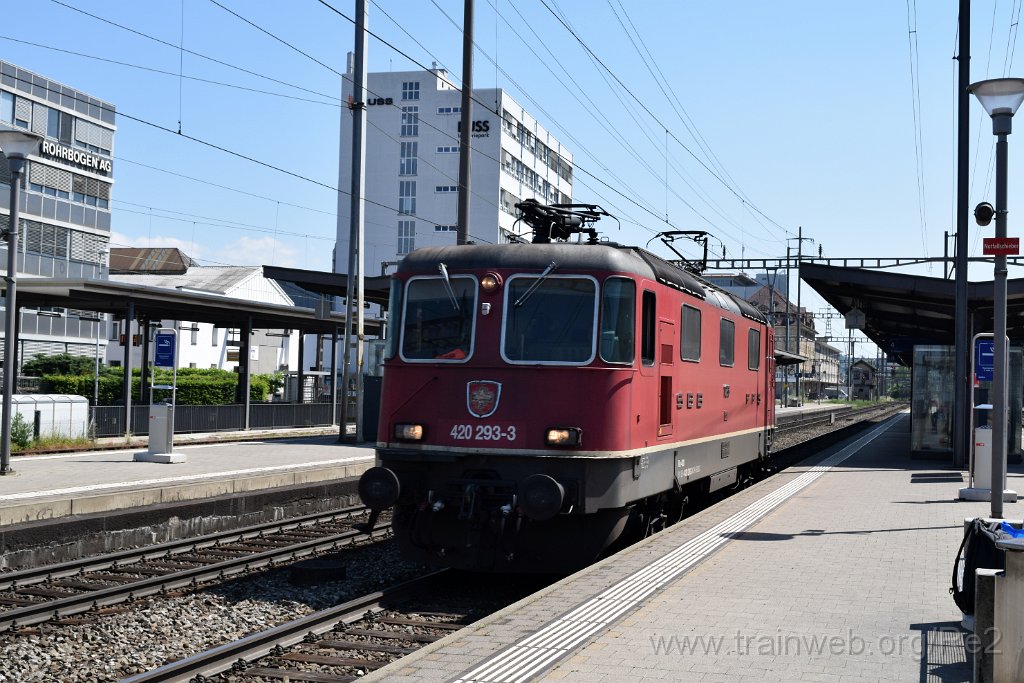 5932-0047-190520.jpg - SBBC Re 4/4'' 11293 (Re 420.293-3)  (Re 91 85 4 420 293-3 CH-SBBC) / Pratteln 19.5.2020