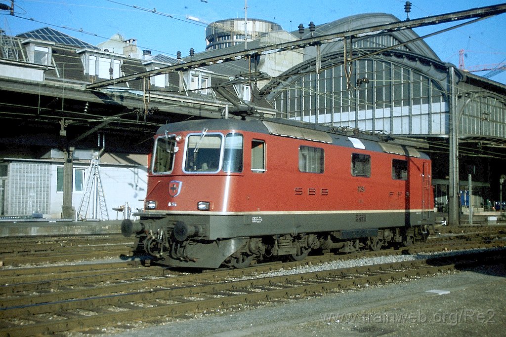 0704-0015.jpg - SBB-CFF Re 4/4'' 11294 / Basel 26.2.1998