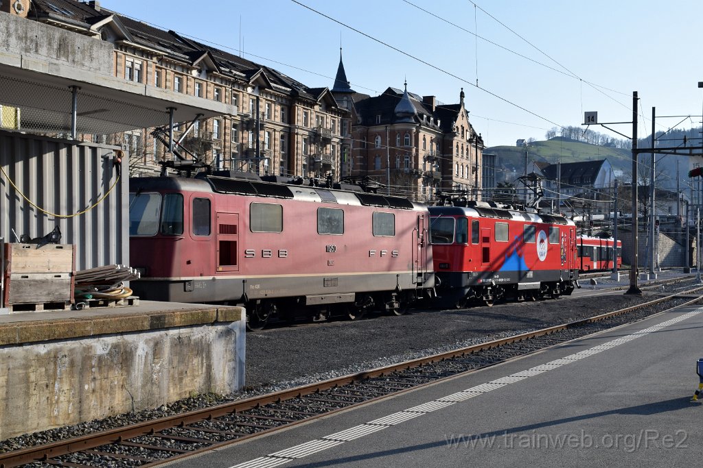 5902-0020-180320.jpg - SBBC Re 420.294-1 ''100 ans Cirque Knie'' (Re 91 85 4 420 294-1 CH-SBBC) + SBBC Re 4/4'' 11250 (Re 420.250-3)  (Re 91 85 4 420 250-3 CH-SBBC) / St.Gallen HB 18.3.2020