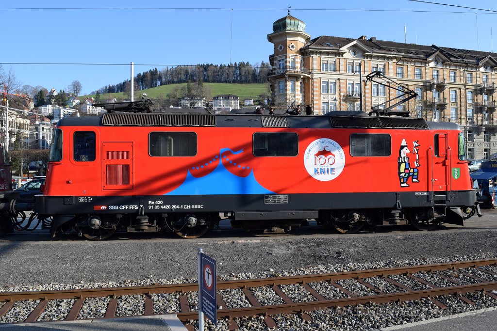 5902-0029-180320.jpg - SBBC Re 420.294-1 ''100 ans Cirque Knie'' (Re 91 85 4 420 294-1 CH-SBBC) / St.Gallen HB 18.3.2020