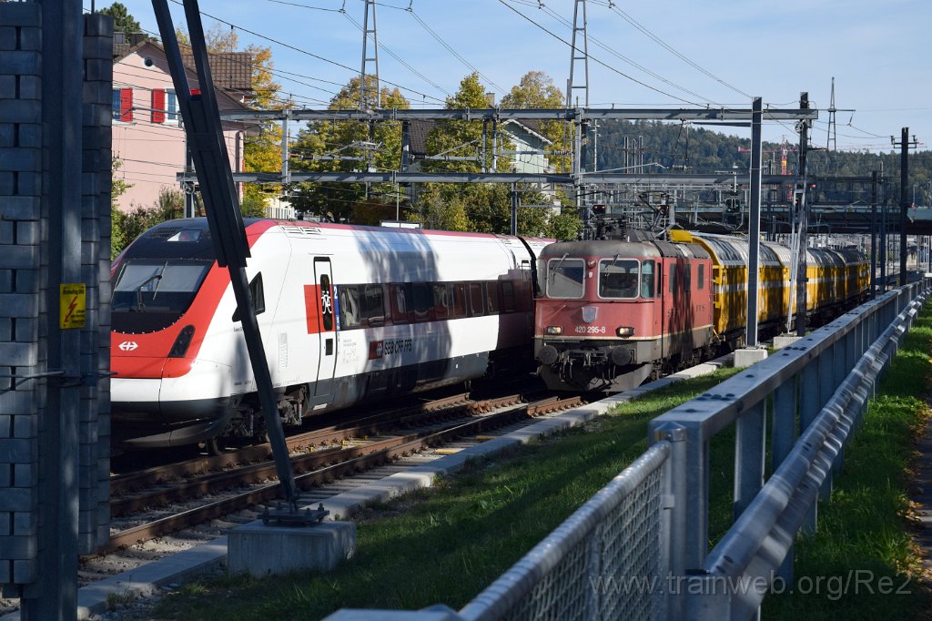 8226-0040-051022.jpg - SBBC Re 4/4'' 11295 (Re 420.295-8)  (Re 91 85 4 420 295-8 CH-SBBC) / Winterthur (Römerstrasse) 5.10.2022
