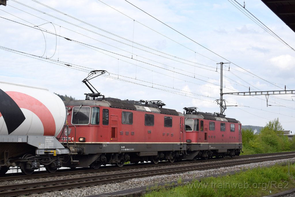 8490-0050-260423.jpg - SBBC Re 4/4'' 11295 (Re 420.295-8)  (Re 91 85 4 420 295-8 CH-SBBC) + SBBC Re 4/4'' 11295 (Re 420.295-8)  (Re 91 85 4 420 295-8 CH-SBBC) / Killwangen-Spreitenbach 26.4.2023