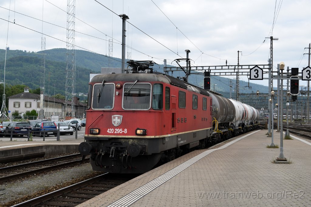 8577-0012-250523.jpg - SBBC Re 4/4'' 11295 (Re 420.295-8)  (Re 91 85 4 420 295-8 CH-SBBC) / Olten 25.5.2023