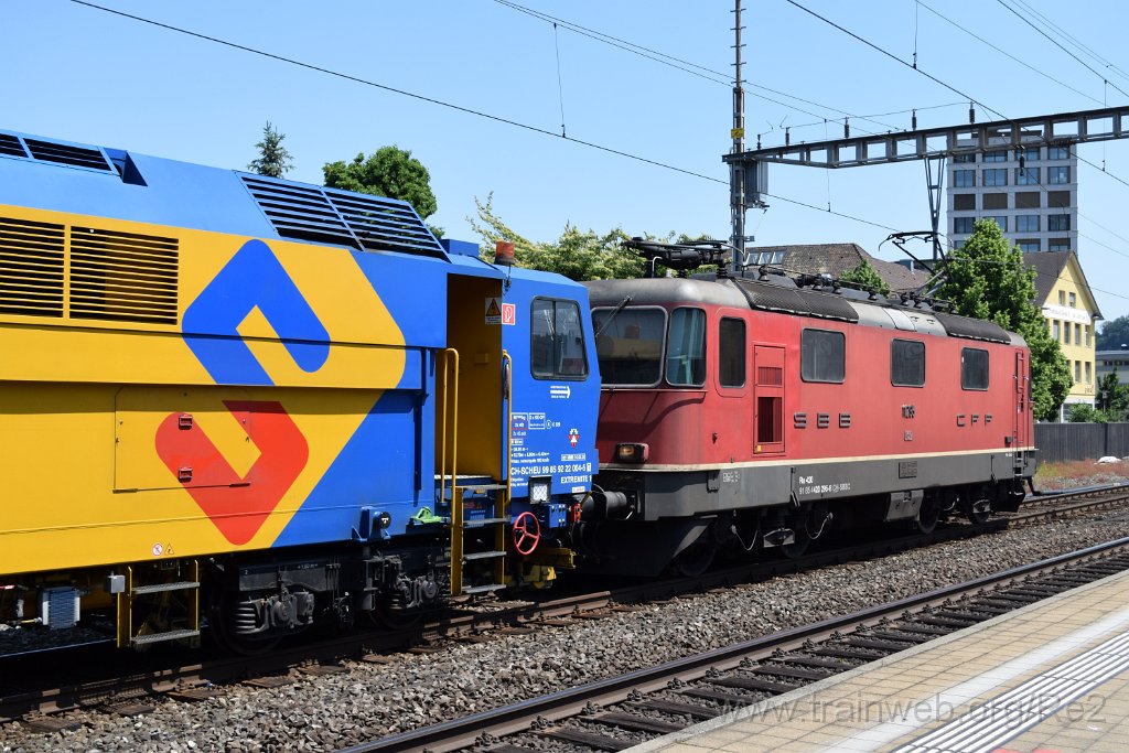 8641-0030-310523.jpg - SBBC Re 4/4'' 11295 (Re 420.295-8)  (Re 91 85 4 420 295-8 CH-SBBC) / Lenzburg 31.5.2023