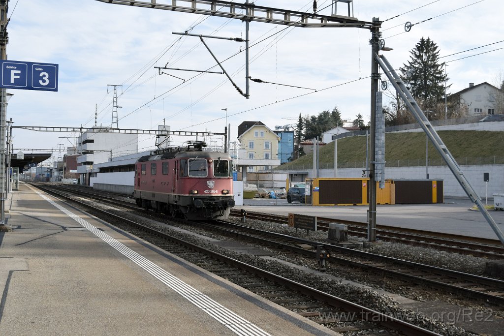 9562-0047-070225.jpg - SBBC Re 4/4'' 11295 (Re 420.295-8)  (Re 91 85 4 420 295-8 CH-SBBC) / Killwangen-Spreitenbach 7.2.2025