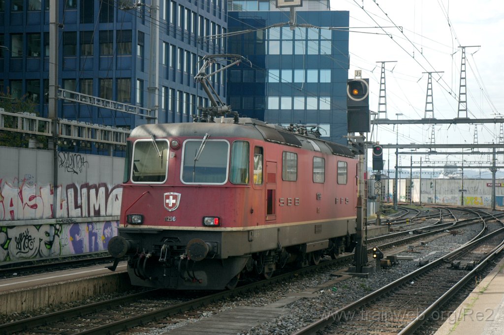 3375-0006-201014.jpg - SBB-CFF Re 4/4'' 11296 / Zürich-Altstetten 20.10.2014