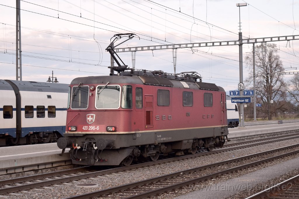 4366-0012-220217.jpg - SBBC Re 4/4'' 11296 (Re 420.296-6)  (Re 91 85 4 420 296-6 CH-SBBC) / Pfäffikon SZ 22.2.2017