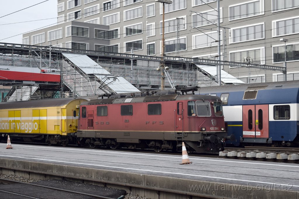 5285-0044-230119.jpg - SBBC Re 4/4'' 11296 (Re 420.296-6)  (Re 91 85 4 420 296-6 CH-SBBC) / Zürich-Altstetten 23.1.2019
