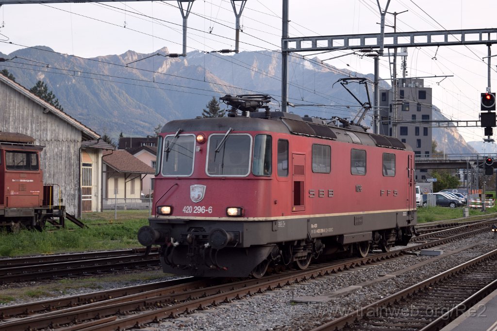 8249-0015-251022.jpg - SBBC Re 4/4'' 11296 (Re 420.296-6)  (Re 91 85 4 420 296-6 CH-SBBC) / Buchs SG 25.10.2022