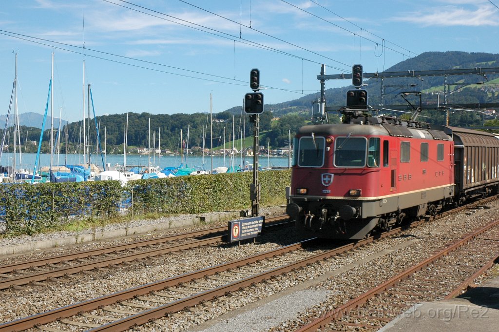 1977-0034-260810.jpg - SBB-CFF Re 4/4'' 11298 / Richterswil 26.8.2010