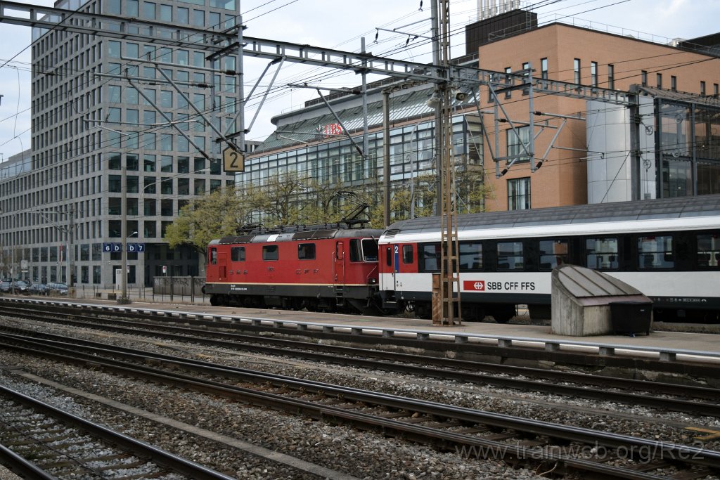 4267-0005-151116.jpg - SBB-CFF Re 4/4'' 11299 (Re 420.299-0)  (Re 91 85 4 420 299-0 CH-SBB) / Zürich-Altstetten 15.11.2016