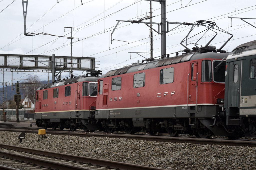 4813-0019-050118.jpg - SBB-CFF Re 4/4'' 11299 (Re 420.299-0)  (Re 91 85 4 420 299-0 CH-SBB) + SBB-CFF Re 4/4'' 11114 (Re 420.114-1)  (Re 91 85 4 420 114-1 CH-SBB) / Lenzburg 5.1.2018
