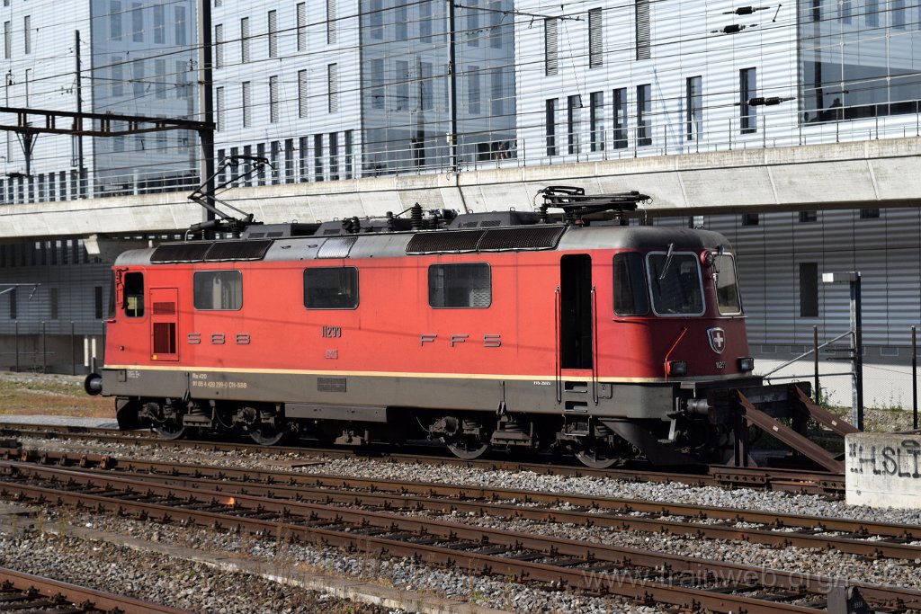 5149-0009-081018.jpg - SBB-CFF Re 4/4'' 11299 (Re 420.299-0)  (Re 91 85 4 420 299-0 CH-SBB) / Basel 8.10.2018