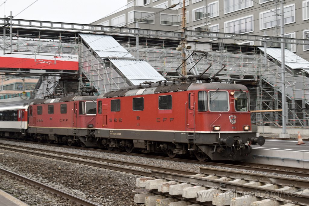 5200-0034-121118.jpg - SBB-CFF Re 4/4'' 11112 (Re 420.112-5)  (Re 91 85 4 420 112-5 CH-SBB) + SBB-CFF Re 4/4'' 11299 (Re 420.299-0)  (Re 91 85 4 420 299-0 CH-SBB) / Zürich-Altstetten 12.11.2018