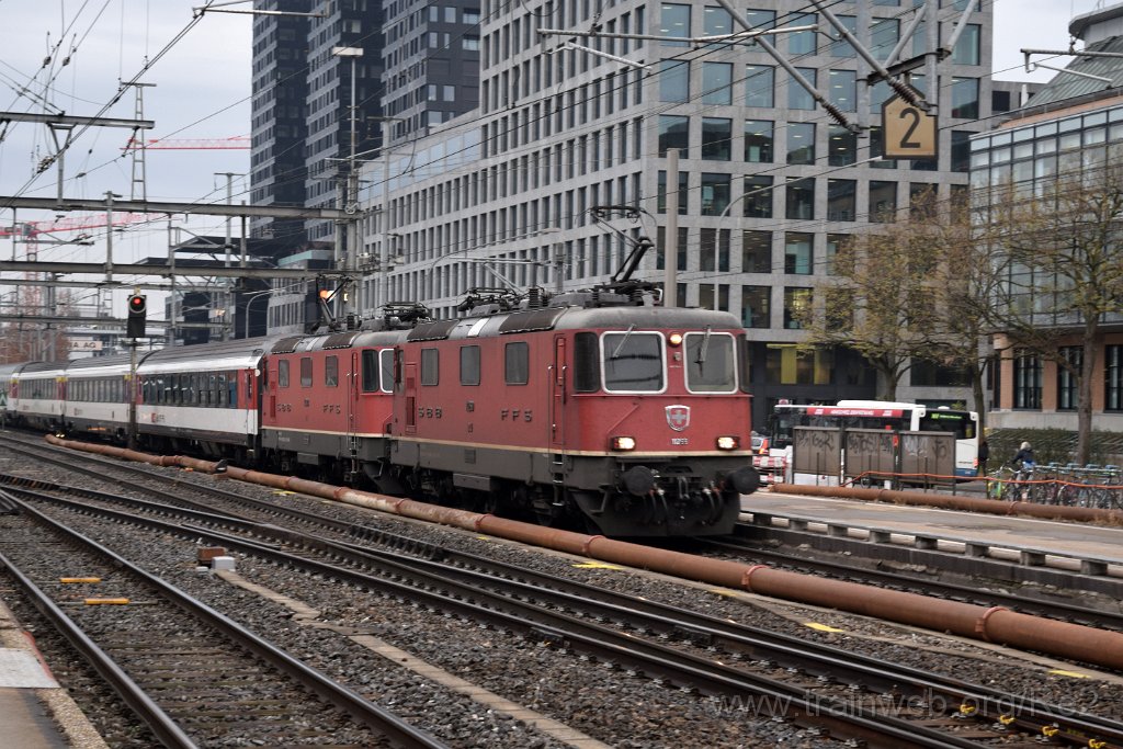 5224-0024-301118.jpg - SBB-CFF Re 4/4'' 11299 (Re 420.299-0)  (Re 91 85 4 420 299-0 CH-SBB) + SBB-CFF Re 4/4'' 11303 (Re 420.303-0)  (Re 91 85 4 420 303-0 CH-SBB) / Zürich-Altstetten 30.11.2018