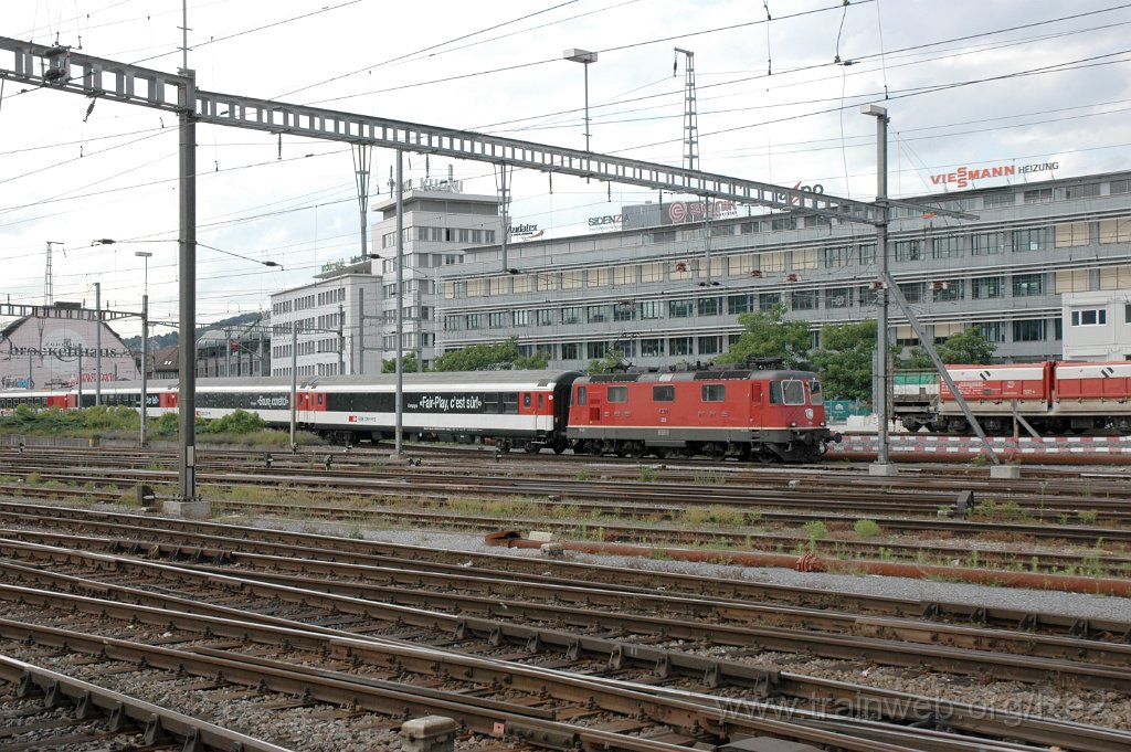 2133-0031-100611.jpg - SBB-CFF Re 4/4'' 11300 / Zürich HB 10.6.2011