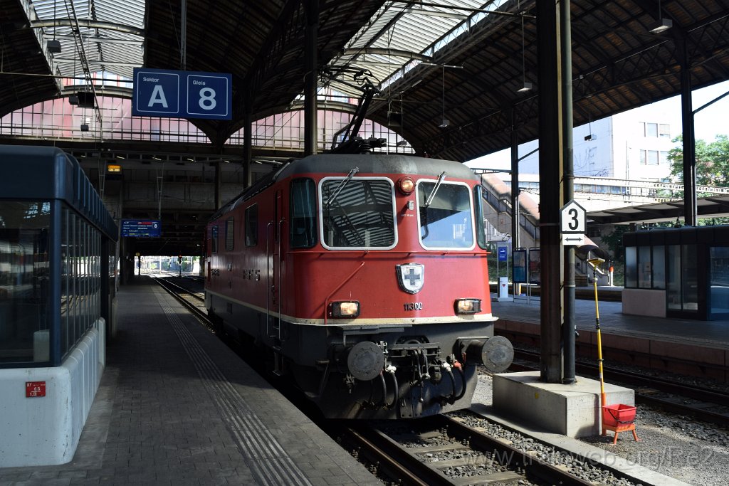 3997-0031-100716.jpg - SBB-CFF Re 4/4'' 11300 / Basel 10.7.2016