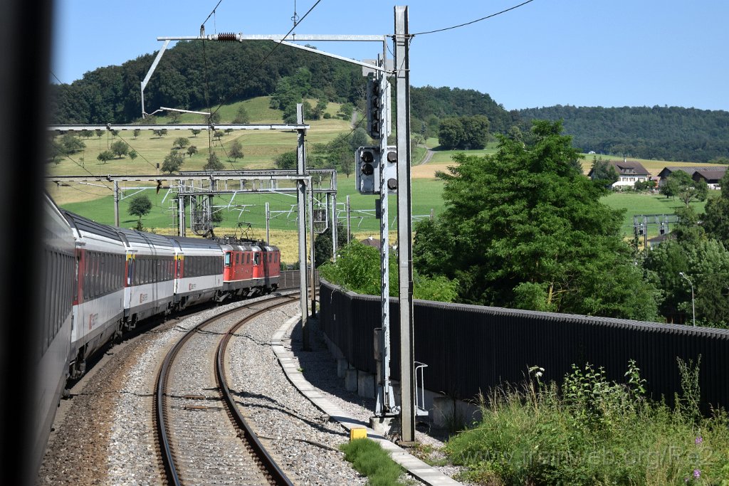3999-0033-100716.jpg - SBB-CFF Re 4/4'' 11131 (Re 420.131-5)  (Re 91 85 4 420 131-5 CH-SBB) + SBB-CFF Re 4/4'' 11300 / Gelterkinden 10.7.2016