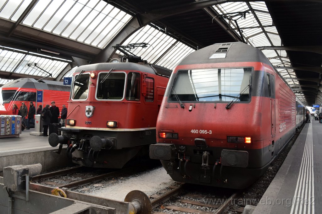 4790-0042-151217.jpg - SBB-CFF Re 4/4'' 11300 (Re 420.300-6)  (Re 91 85 4 420 300-6 CH-SBB) + SBB-CFF Re 460.095-3 ''Bachtel'' / Zürich HB 15.12.2017