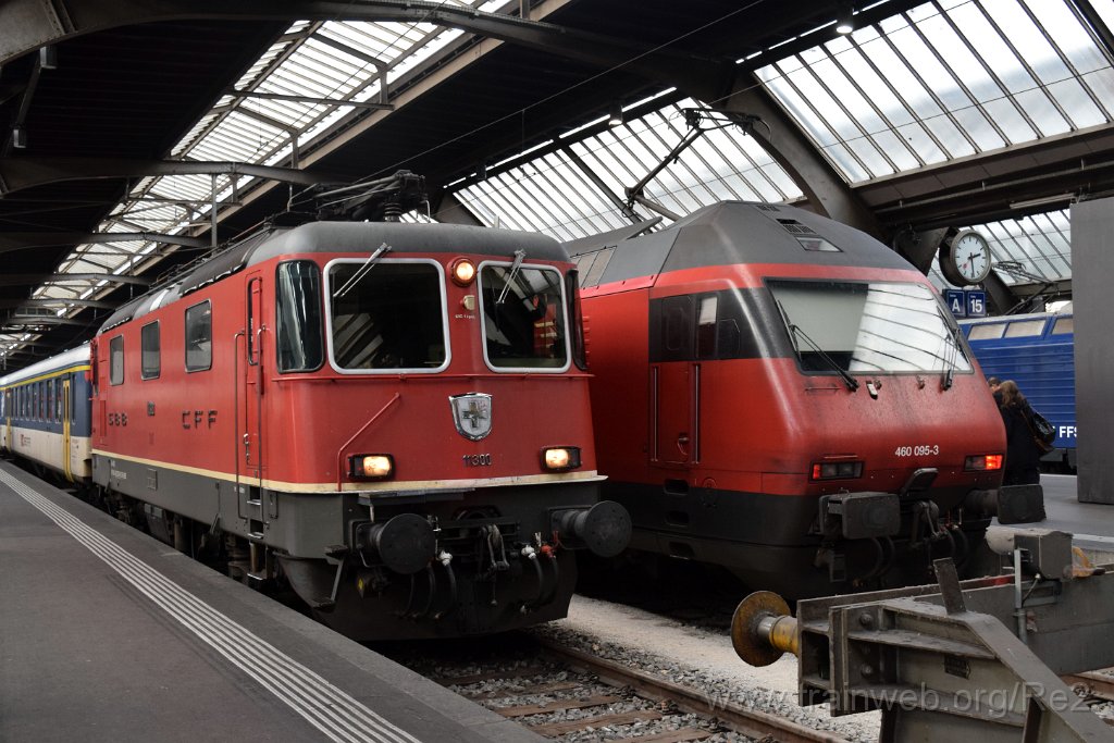 4790-0045-151217.jpg - SBB-CFF Re 4/4'' 11300 (Re 420.300-6)  (Re 91 85 4 420 300-6 CH-SBB) + SBB-CFF Re 460.095-3 ''Bachtel'' / Zürich HB 15.12.2017