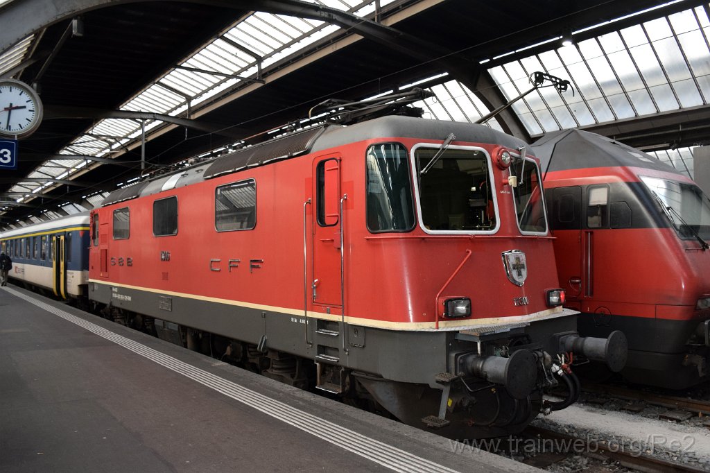 4791-0002-151217.jpg - SBB-CFF Re 4/4'' 11300 (Re 420.300-6)  (Re 91 85 4 420 300-6 CH-SBB) / Zürich HB 15.12.2017