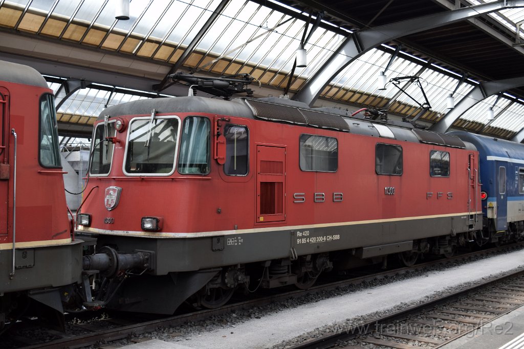 8492-0050-290423.jpg - SBB-CFF Re 4/4'' 11300 (Re 420.300-6)  (Re 91 85 4 420 300-6 CH-SBB) / Zürich HB 29.4.2023