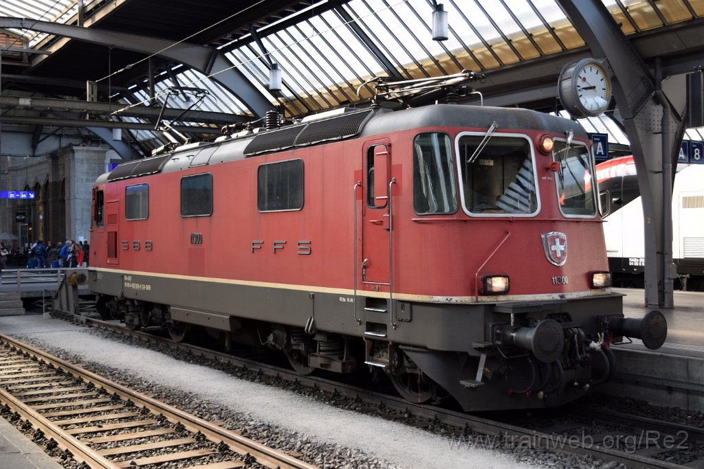 8613-0013-290523.jpg - SBB-CFF Re 4/4'' 11300 (Re 420.300-6)  (Re 91 85 4 420 300-6 CH-SBB) / Zürich HB 29.5.2023