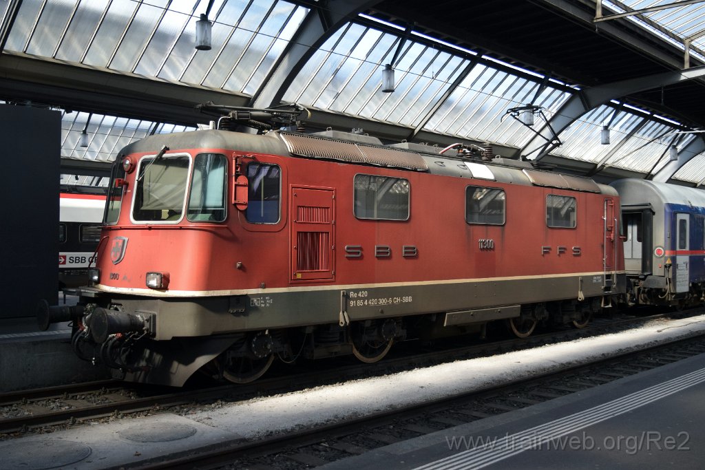 9754-0019-180525.jpg - SBB-CFF Re 4/4'' 11300 (Re 420.300-6)  (Re 91 85 4 420 300-6 CH-SBB) / Zürich HB 18.5.2025