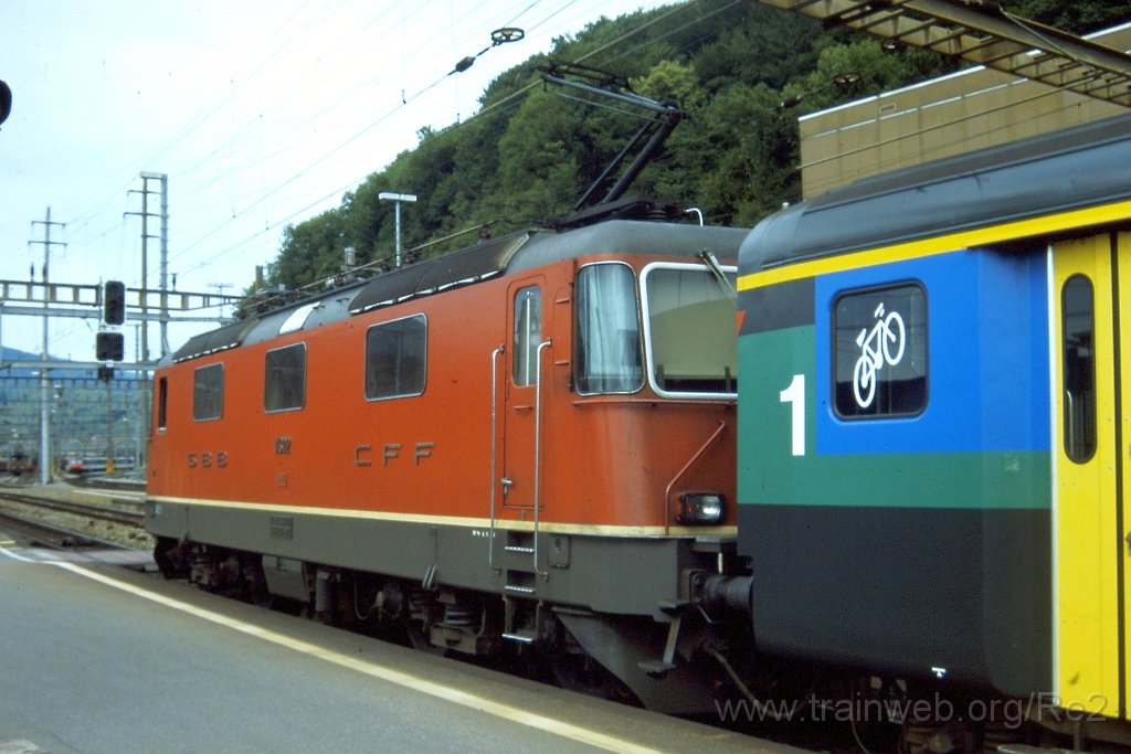 0895-0021.jpg - SBB-CFF Re 4/4'' 11302 / Olten 12.7.2001
