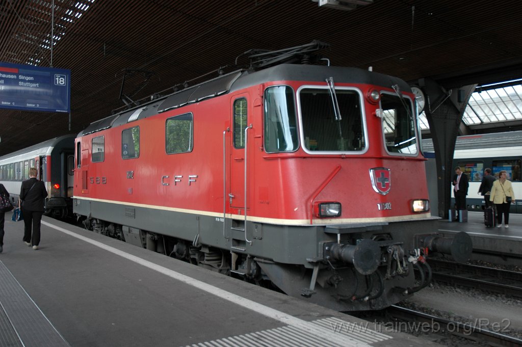 2127-0019-010611.jpg - SBB-CFF Re 4/4'' 11302 / Zürich HB 1.6.2011