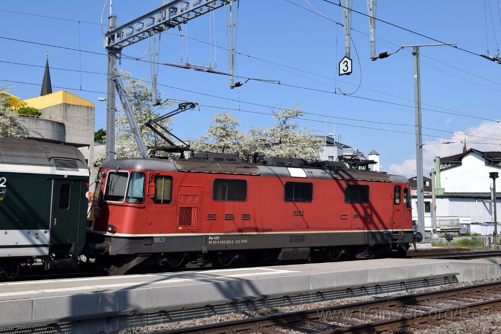 4946-0041-180518.jpg - SBB-CFF Re 4/4'' 11302 (Re 420.302-2)  (Re 91 85 4 420 302-2 CH-SBB) / Wil 18.5.2018