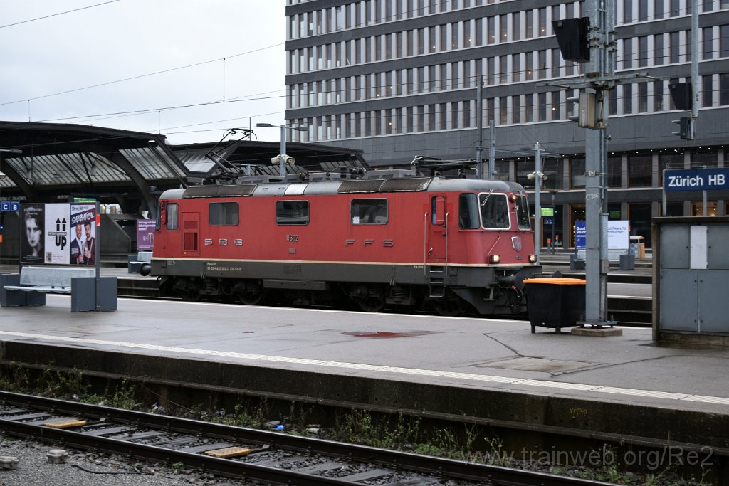 5799-0023-121219.jpg - SBB-CFF Re 4/4'' 11302 (Re 420.302-2)  (Re 91 85 4 420 302-2 CH-SBB) / Zürich HB 12.12.2019