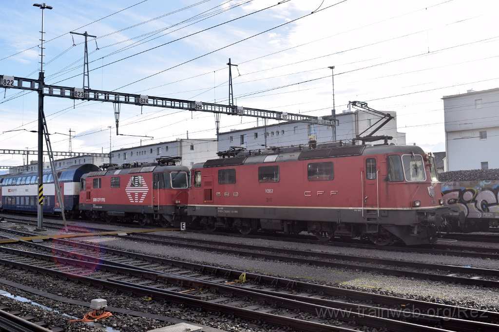 9533-0013-060125.jpg - SBB-CFF Re 4/4'' 11302 (Re 420.302-2)  (Re 91 85 4 420 302-2 CH-SBB) + SBB-CFF Re 420.203-2 (Re 91 85 4 420 203-2 CH-SBB) / Rapperswil 6.1.2025