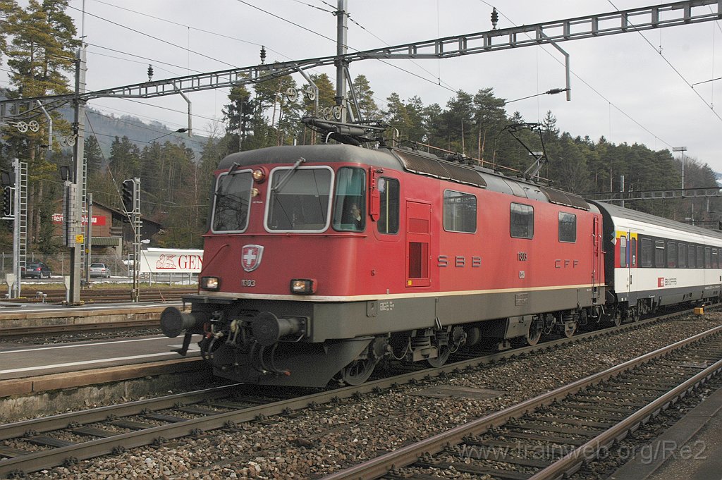 3444-0014-070115.jpg - SBB-CFF Re 4/4'' 11303 / Arth-Goldau 7.1.2015