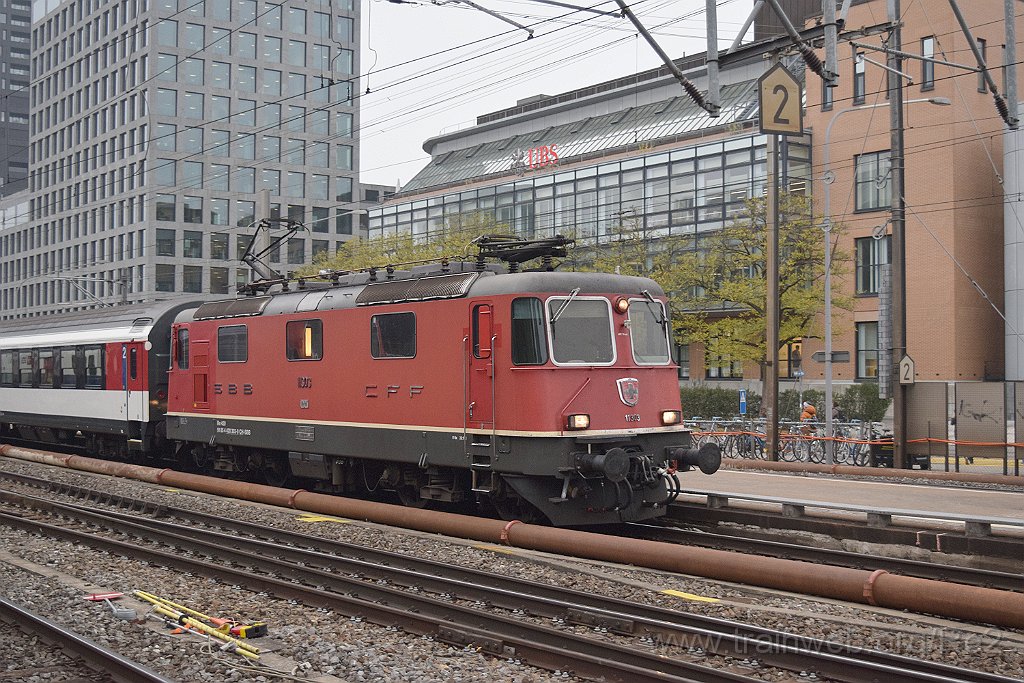 5187-0030-051118.jpg - SBB-CFF Re 4/4'' 11303 (Re 420.303-0)  (Re 91 85 4 420 303-0 CH-SBB) / Zürich-Altstetten 5.11.2018