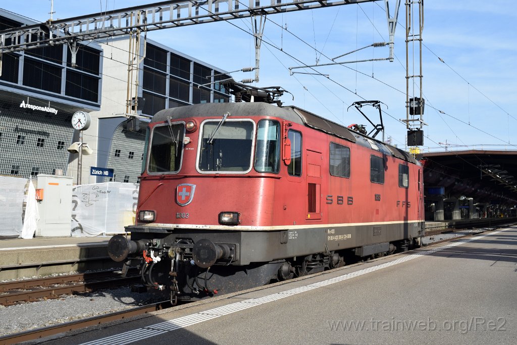 7788-0040-021021.jpg - SBB-CFF Re 4/4'' 11303 (Re 420.303-0)  (Re 91 85 4 420 303-0 CH-SBB) / Zürich HB 2.10.2021
