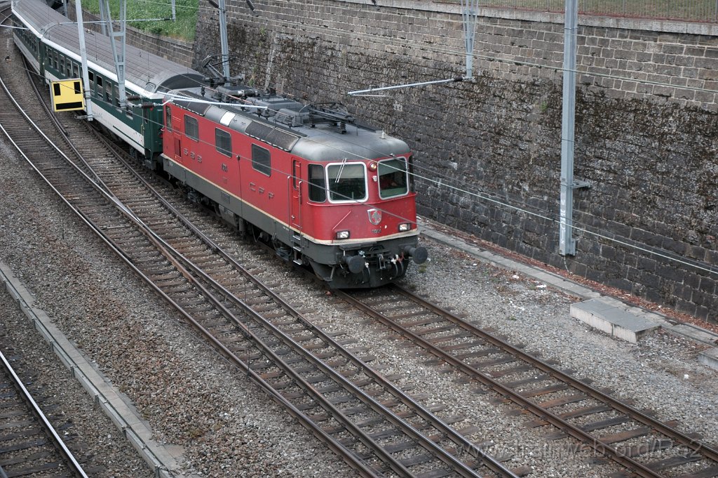 2108-0036-100511.jpg - SBB-CFF Re 4/4'' 11304 / Zürich (Lochergut) 10.5.2011