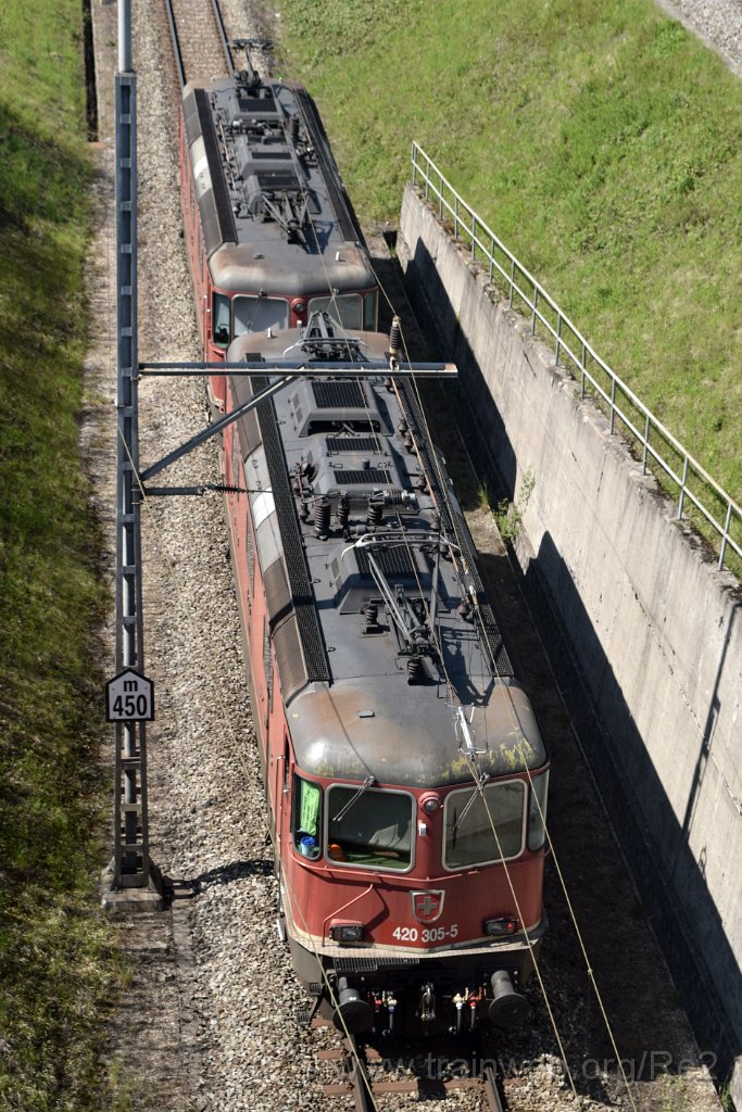 5421-0007-180419.jpg - SBBC Re 4/4'' 11245 (Re 420.245-3)  (Re 91 85 4 420 245-3 CH-SBBC) + SBBC Re 4/4'' 11305 (Re 420.305-5)  (Re 91 85 4 420 305-5 CH-SBBC) / RB Limmattal (Brücke Sandäckerstrasse) 18.4.2019